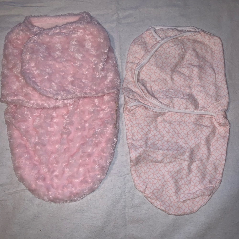 Bundle of 2 Blanket and beyond Swaddle blanket